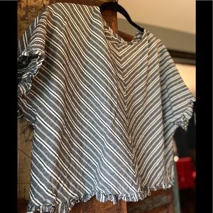 Black and white chevron stripe top